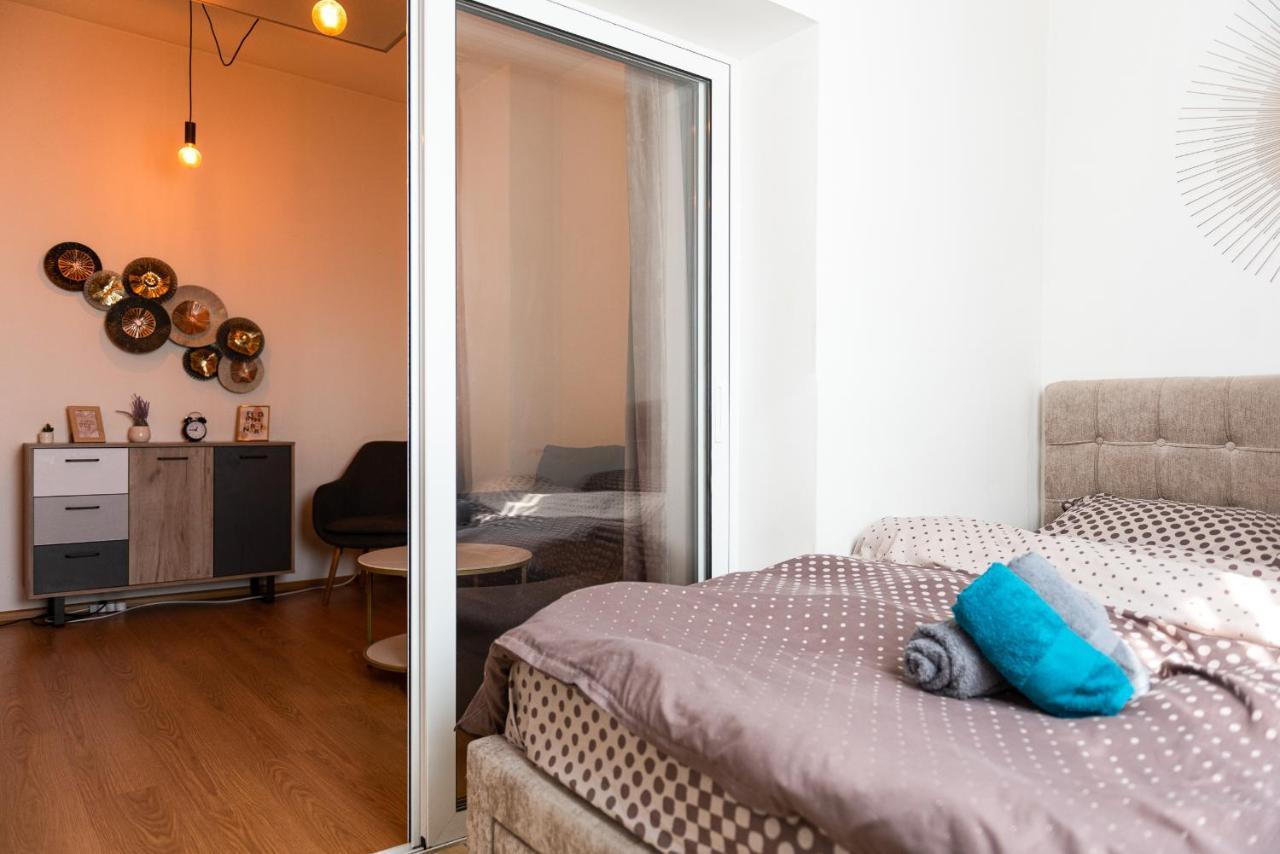 Ultra Central Modern Apartment Close To Old Town - University Бухарест Экстерьер фото